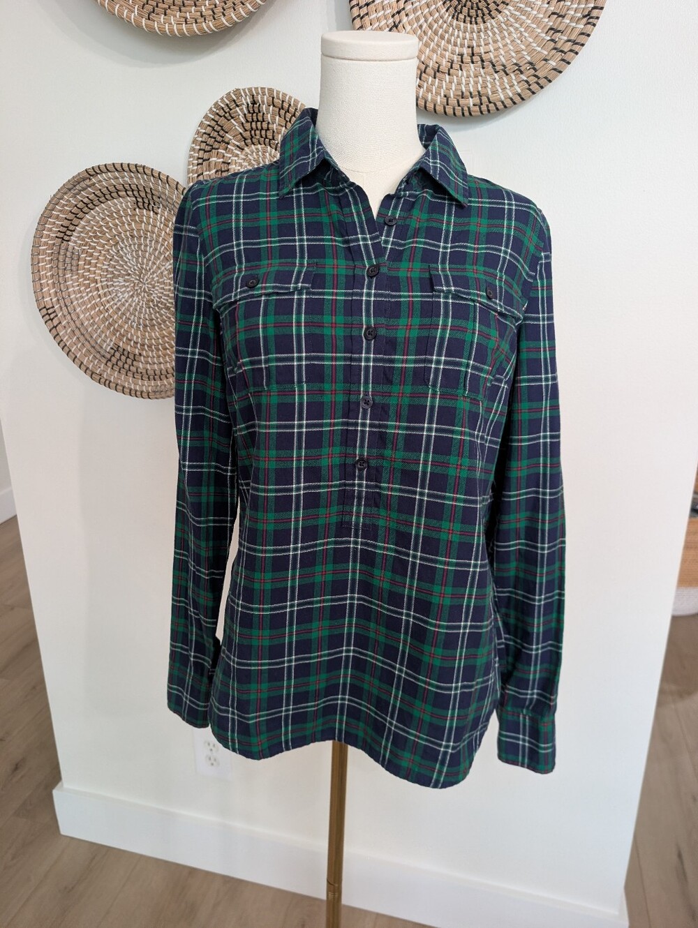 Vineyard Vines Plaid Button-Down Shirt Navy And Green Size 4